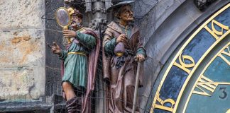 10 самых знаменитых часовых башен в мире