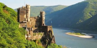 Замок Рейнштайн: сокровище долины Среднего Рейна