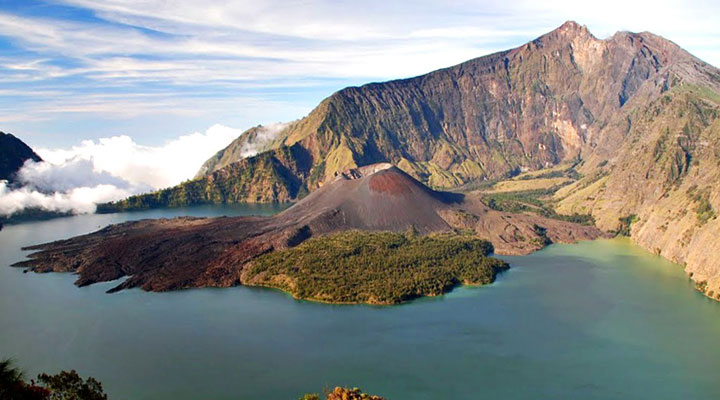 Wulkan Rinjani: jedno z najpiękniejszych miejsc w Indonezji