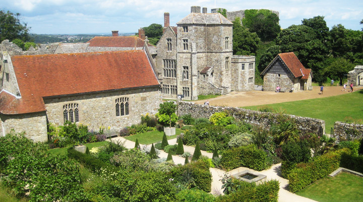 Zamek Carisbrooke: legendarne centrum władzy i obrony na wyspie Wight